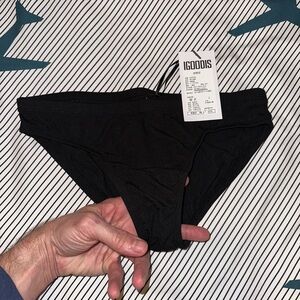 Men’s bikini brief underwear. Fits a USA Medium